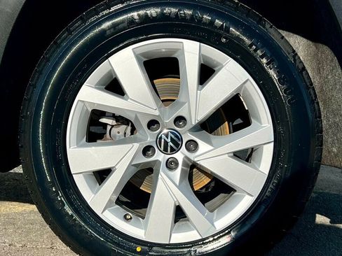 Used 2020 Volkswagen Atlas Cross Sport S image 25