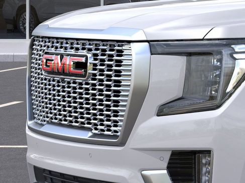 New 2024 GMC Yukon Denali w/ Advanced Technology Package image 13