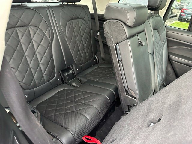 Used 2024 BMW X7 xDrive40i AWD/4WD image 11