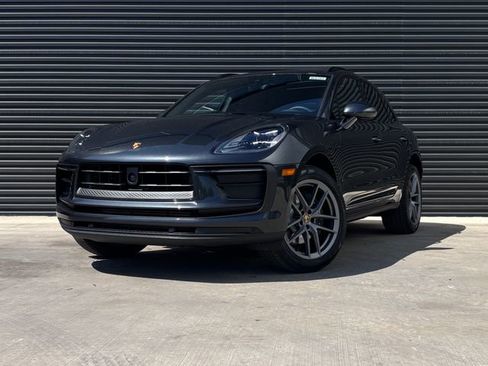 New 2026 Porsche Macan image 1