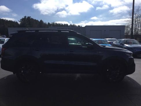 Used 2023 Kia Sorento LX image 6