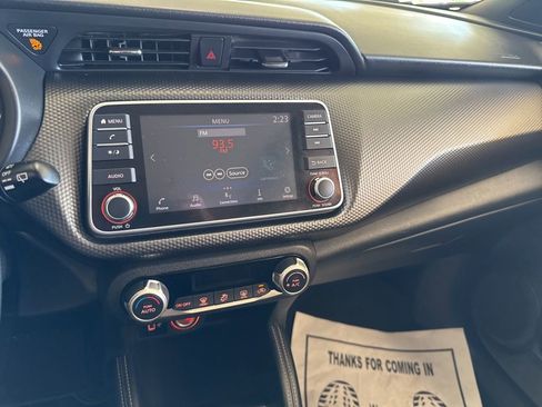 Used 2019 Nissan Kicks SV image 8