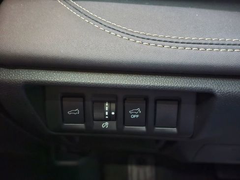 Used 2023 Subaru Outback Limited image 31