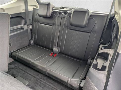 Used 2022 Volkswagen Tiguan SE FWD image 18