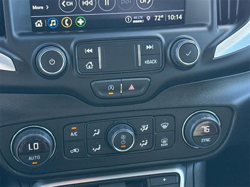 Used 2024 GMC Terrain SLT image 16