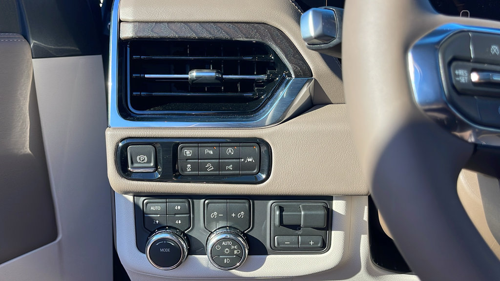 New 2026 GMC Yukon Denali w/ Denali Reserve Package AWD/4WD image 26