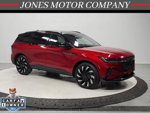 Used 2024 Lincoln Nautilus Reserve w/ Jet Appearance Package (87T) AWD/4WD image 1
