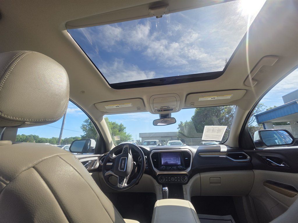Used 2018 GMC Acadia Denali w/ Technology Package FWD image 9