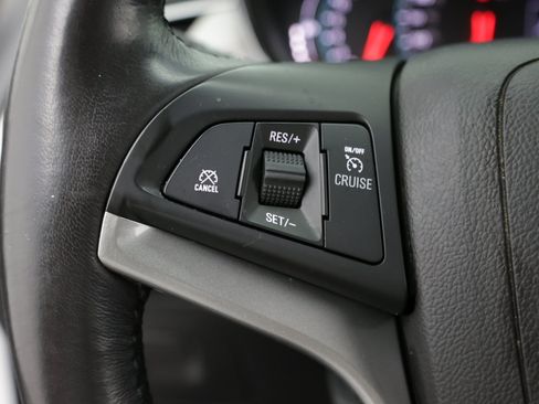 Used 2022 Chevrolet Trax LT w/ LT Convenience Package AWD/4WD image 17