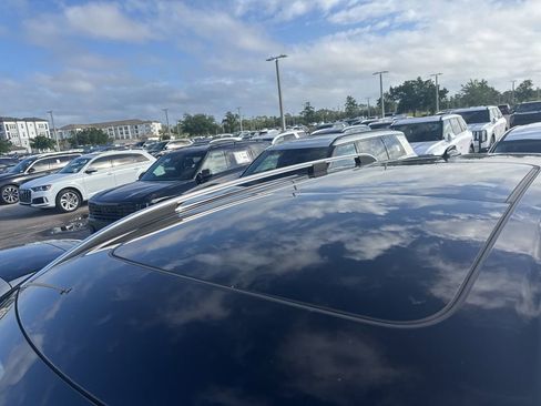 Used 2017 Volvo XC90 T6 Momentum w/ Vision Package image 5