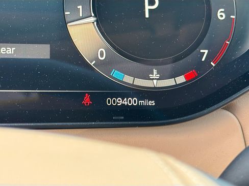 Used 2025 Land Rover Range Rover SE image 42