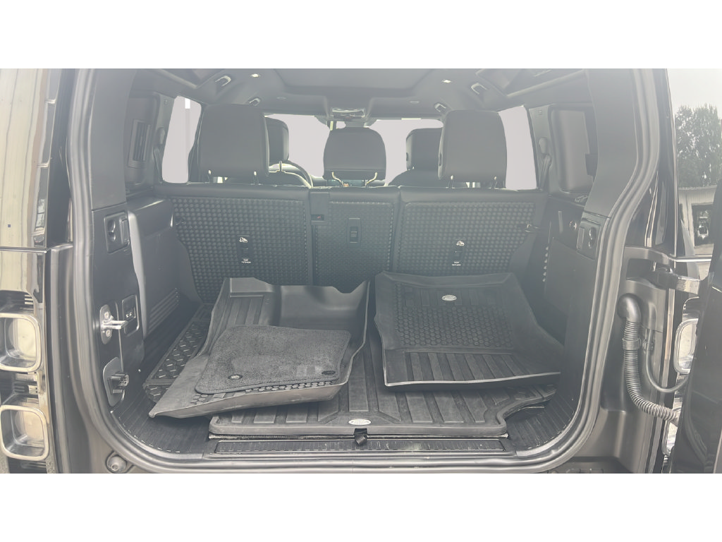 Used 2023 Land Rover Defender 110 AWD/4WD image 17
