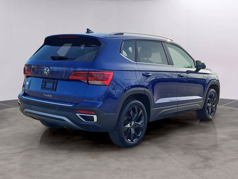 Used 2023 Volkswagen Taos SE w/ Black Wheel Package image 4