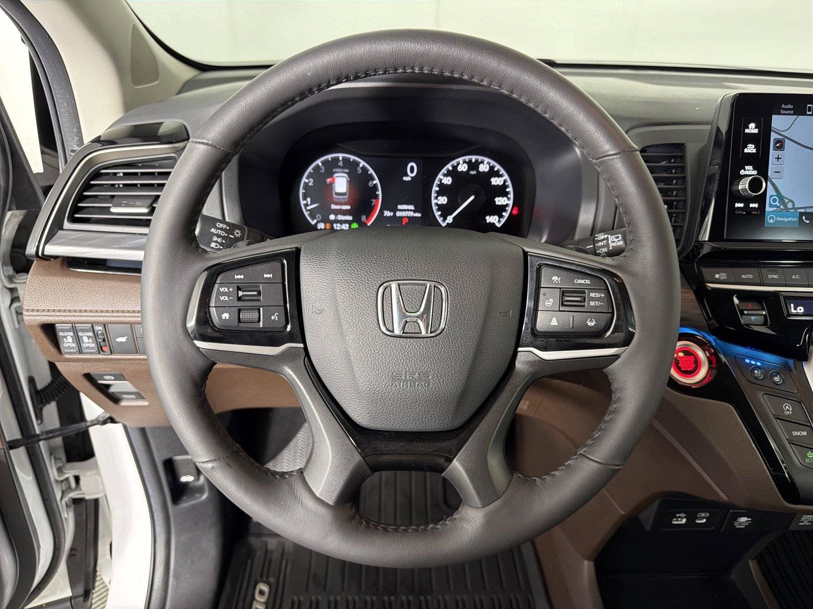 Used 2025 Honda Odyssey Elite image 25