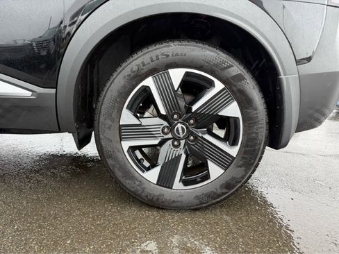 Used 2025 Nissan Kicks SV image 5