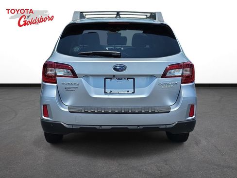 Used 2017 Subaru Outback 2.5i Limited AWD/4WD image 6