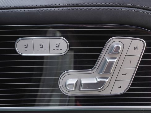 Used 2023 Mercedes-Benz Maybach GLS 600 4MATIC image 15