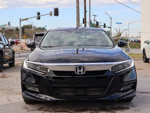 Certified 2019 Honda Accord Touring image 2
