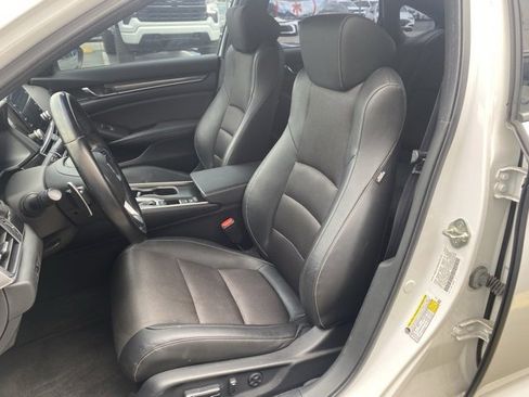 Used 2019 Honda Accord Sport image 13