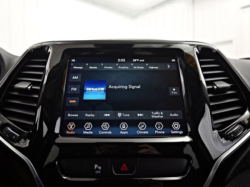 Used 2019 Jeep Cherokee Limited image 11