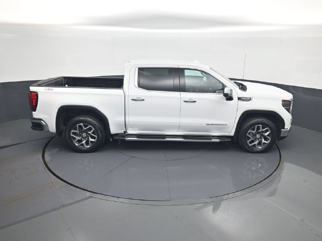 Used 2023 GMC Sierra 1500 SLT w/ SLT Premium Plus Package AWD/4WD image 16