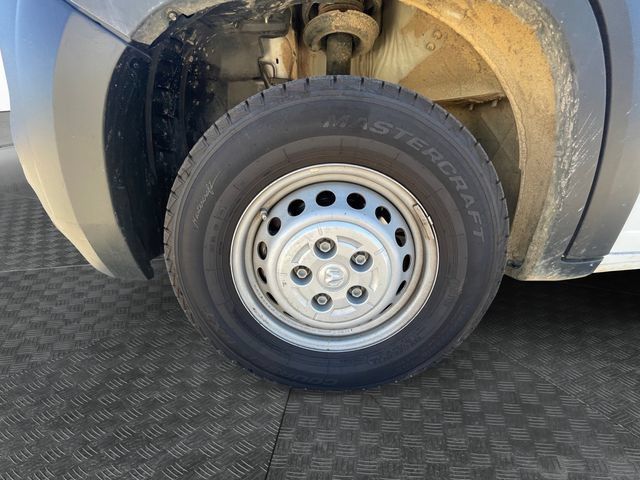 Used 2025 RAM ProMaster 2500 w/ Convenience Group FWD image 13