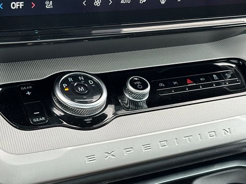 Used 2025 Ford Expedition Max Active image 20