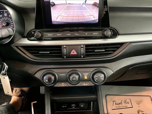 Used 2024 Kia Forte LXS image 14