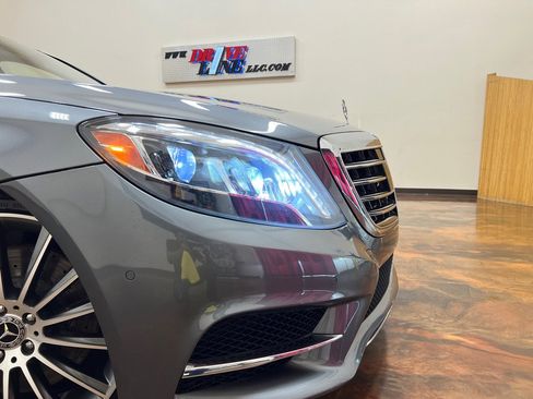 Used 2017 Mercedes-Benz S 550 Sedan image 46