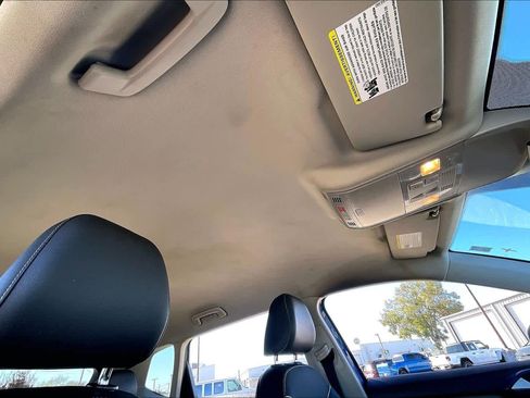 Used 2024 Volkswagen Taos SE image 13