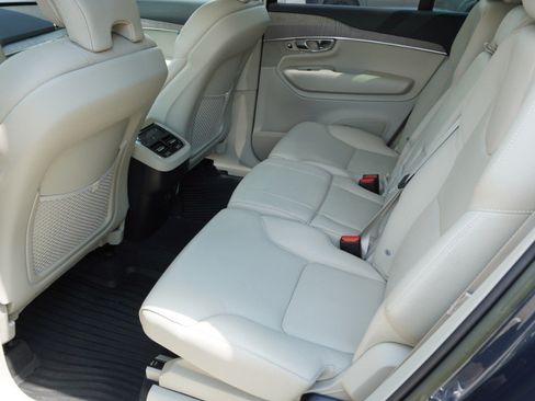 Used 2023 Volvo XC90 B6 Plus w/ Protection Package Premier AWD/4WD image 11