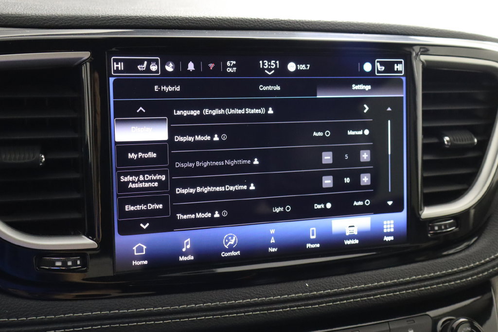 Used 2024 Chrysler Pacifica Limited FWD image 35