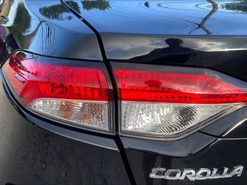 Used 2023 Toyota Corolla LE FWD image 28