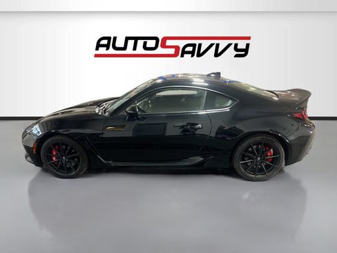 Used 2025 Toyota GR86 Premium w/ Performance Package RWD image 4
