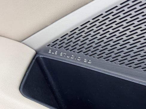 Used 2023 Acura MDX SH-AWD w/ Advance Package image 14