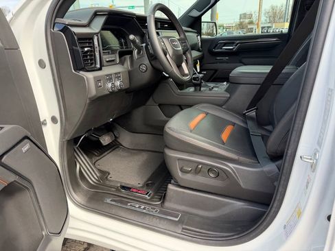New 2025 GMC Sierra 1500 AT4 w/ AT4 Premium Package AWD/4WD image 16