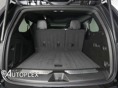 Used 2026 GMC Yukon XL Denali w/ Sun & Power Step Package AWD/4WD image 11