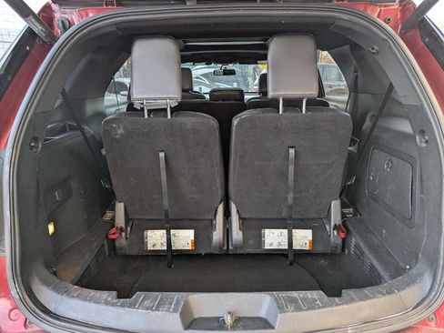 Used 2018 Ford Explorer XLT w/ Equipment Group 202A image 17