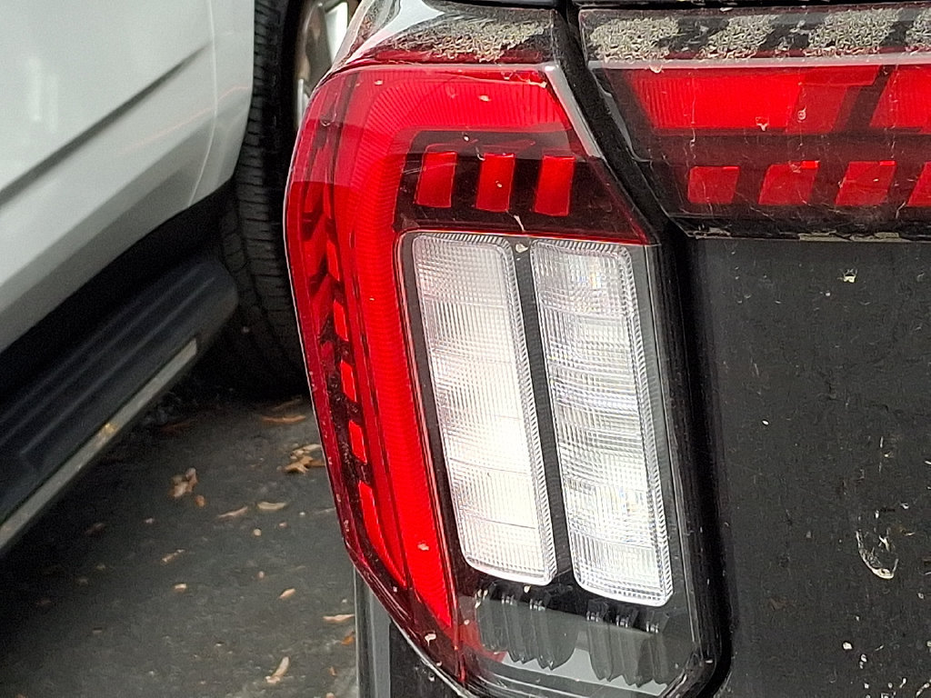 Used 2026 Ford Explorer Active RWD image 6