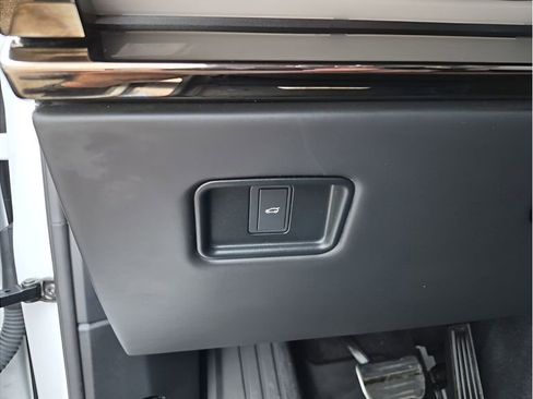 Used 2023 Land Rover Range Rover Sport SE Dynamic image 33