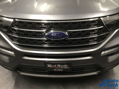 Used 2022 Ford Explorer XLT w/ Equipment Group 202A image 19