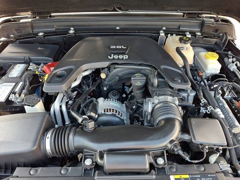 Certified 2019 Jeep Wrangler Sport image 27