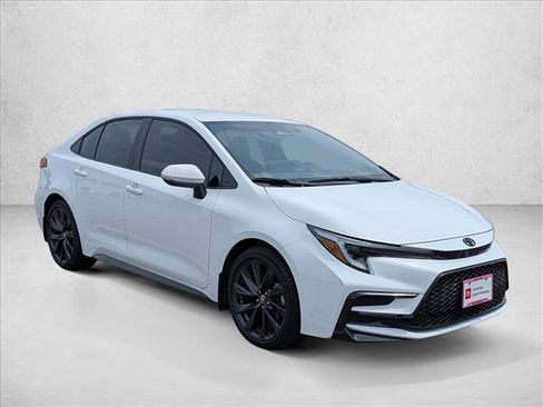 Certified 2026 Toyota Corolla SE w/ SE Package FWD image 3