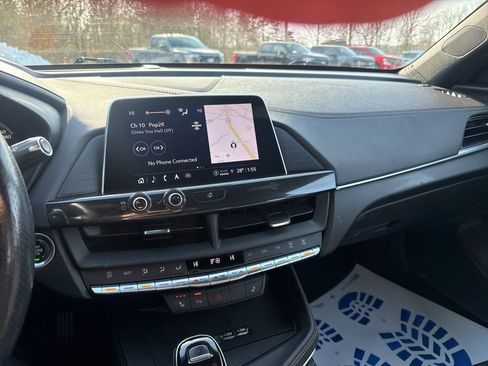 Used 2021 Cadillac CT4 V image 25