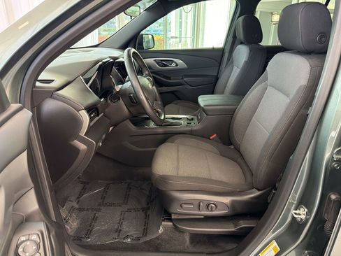 Used 2023 Chevrolet Traverse LT FWD image 5