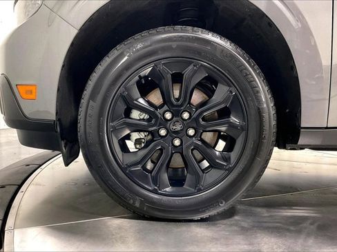 Used 2023 Ford Maverick Lariat w/ Lariat Luxury Package image 9