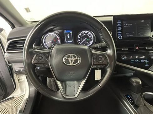 Used 2023 Toyota Camry SE FWD image 14