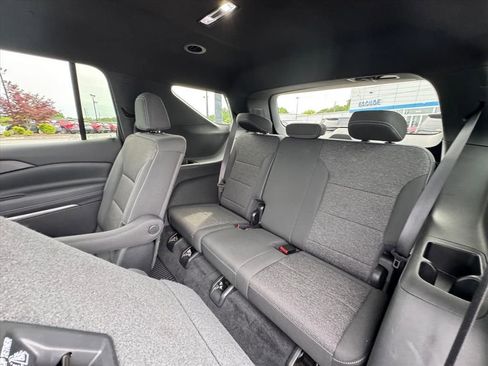 Used 2025 Chevrolet Traverse LT w/ Midnight/Sport Edition FWD image 13