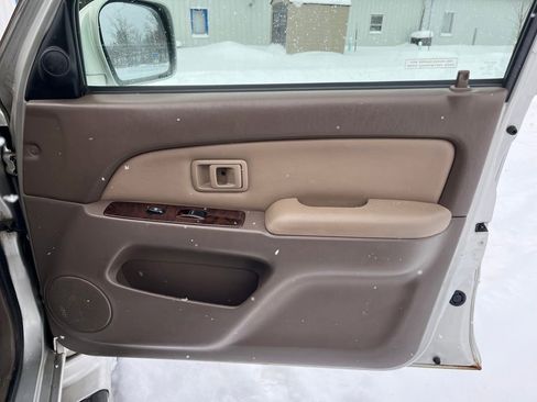 Used 2002 Toyota 4Runner Limited image 23