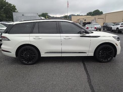 Used 2024 Lincoln Aviator Reserve w/ Equipment Group 201A AWD/4WD image 9